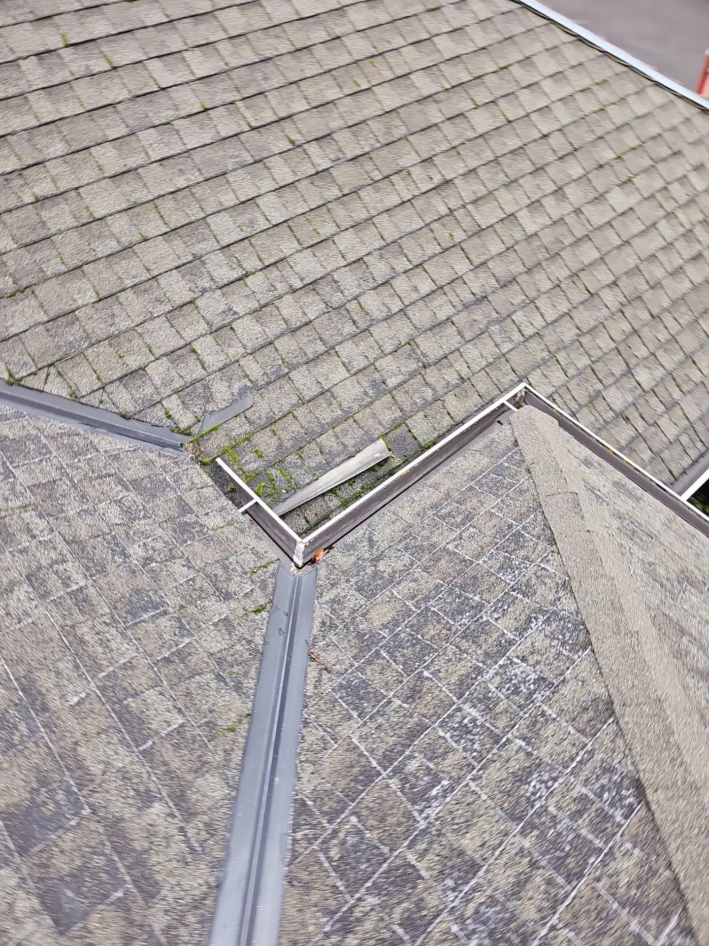 A worn, aging roof before Owens Corning roof replacement